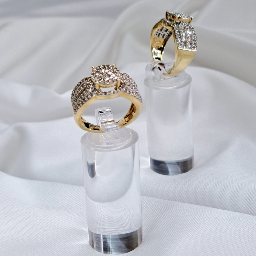 1.27ctw. ROUND BAGUETT CROWN TOP WHITE DIAMOND CLUSTER 10K YELLOW GOLD RING - 8